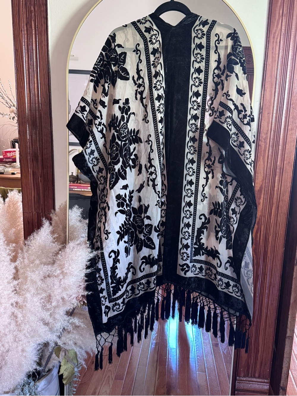 Velvet Detail Floral Fringe Kimono - Picture 4 of 7